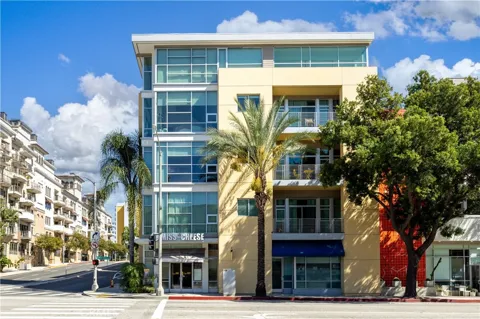 238 S Arroyo Pkwy #110