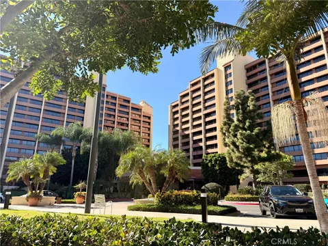 24055 Paseo Del Lago