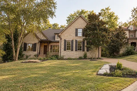 723 Azalea Ct
