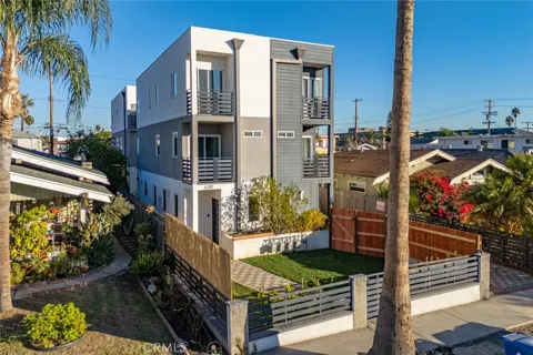 622 Serrano Avenue