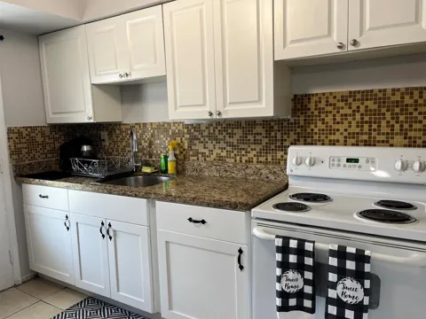2285 NE 172nd Street #13