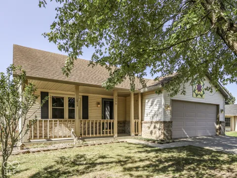 3990 Leslie Court