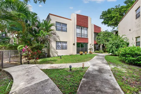 301 Pine Island Road #162