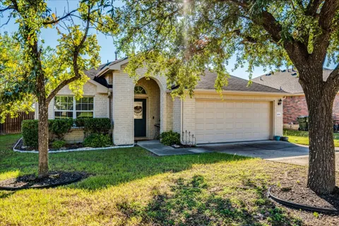 208 Ashwood N Drive