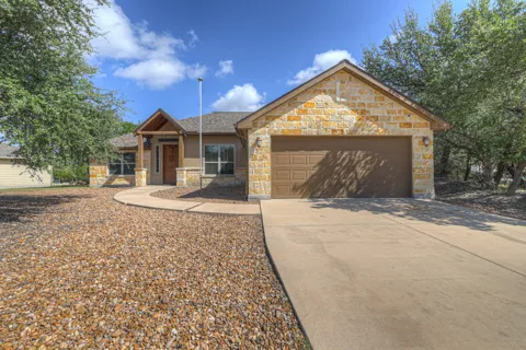 1184 Summit Bluff