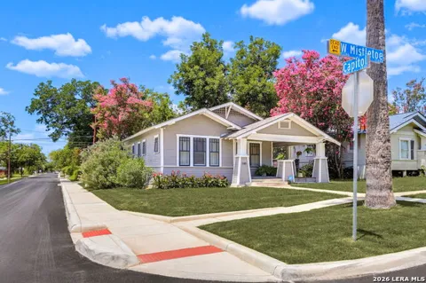 1145 W Mistletoe Ave
