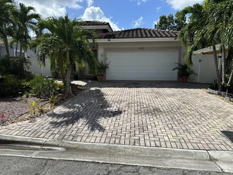 3040 NW 7TH STREET