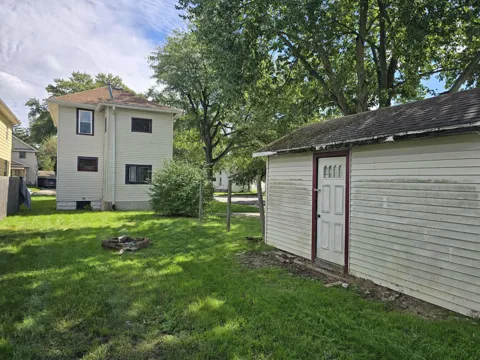 400 Bates Street