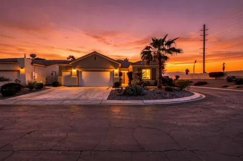 80519 Avenida Santa Isadora