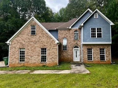 2865 Fairburn Circle SW