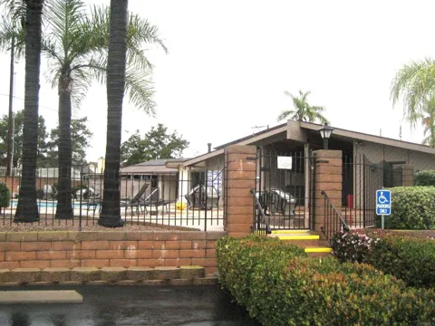 1175 La Moree Road  33
