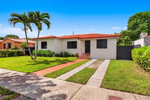 220 SW 51st Ct