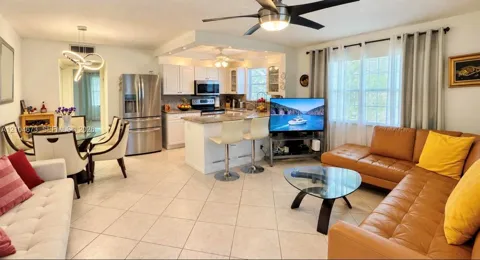 116 E Westbury E #116