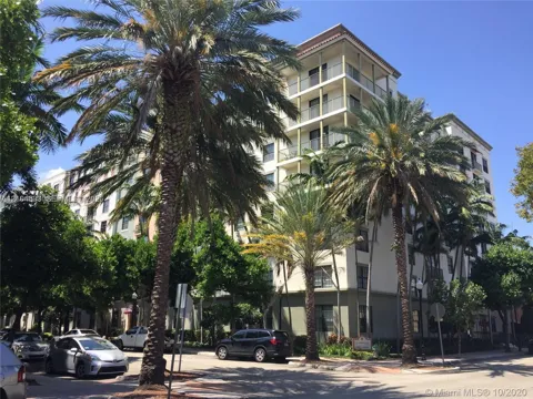 1900 Van Buren St #307B