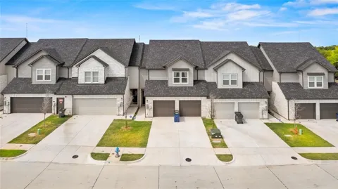1009 Debby Court