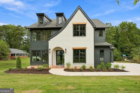 880 Austin DR