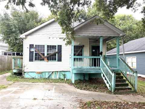 822 White Street SW