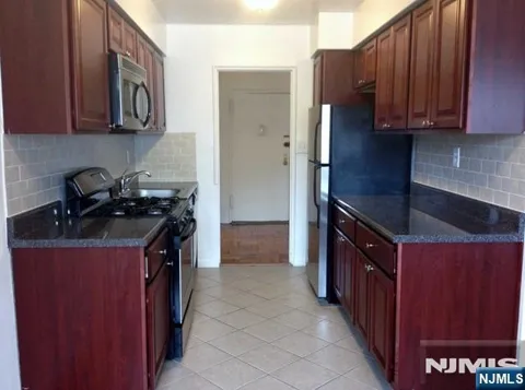 2175 HUDSON Terrace 9-B