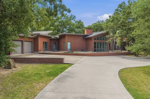 260 Country Club Road