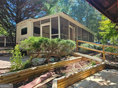 100 Campfire DR