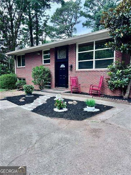 2600 Benson Poole RD SE