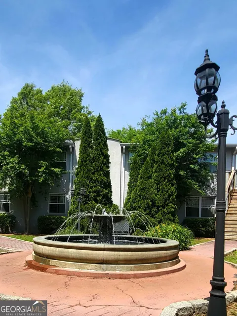 40 DANIEL ST