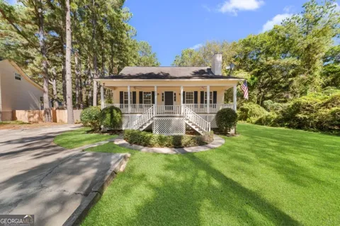 903 Travis DR