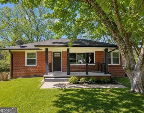 221 Napoleon DR SW