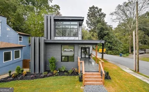 1637 Emerald AVE