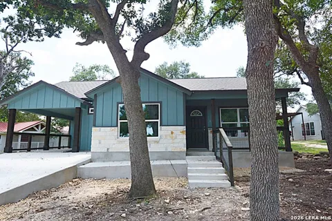554 BURR OAK LN