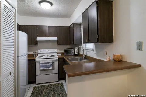 923 Vance Jackson Rd #708
