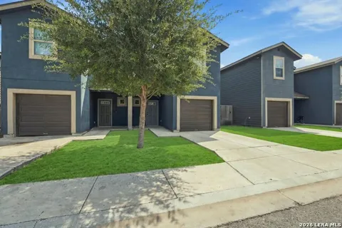 6950 LAKEVIEW DR