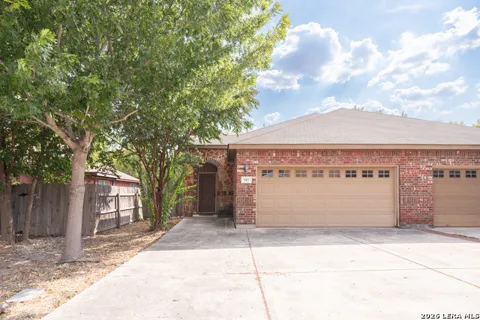 949 BROWN ROCK DR