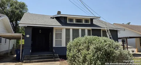 826 W Russell