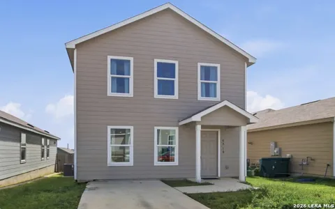 8918 Solar Cove