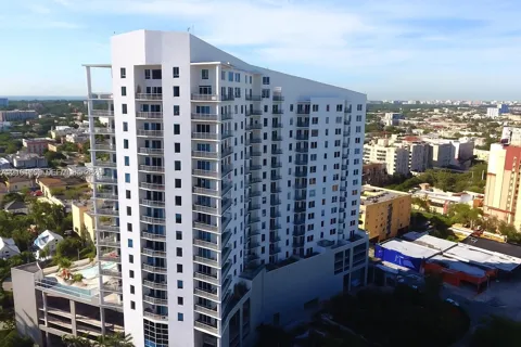 10 SW South River Dr #1202