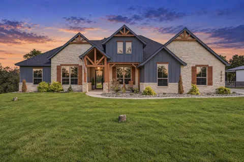 2045 Glenhollow Drive
