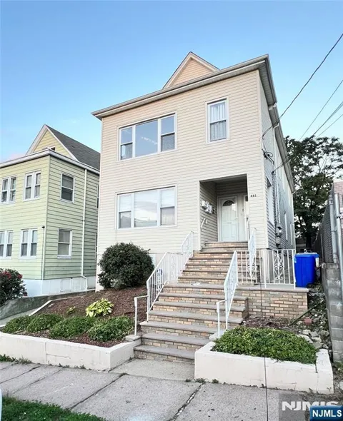 485 27th Street 1