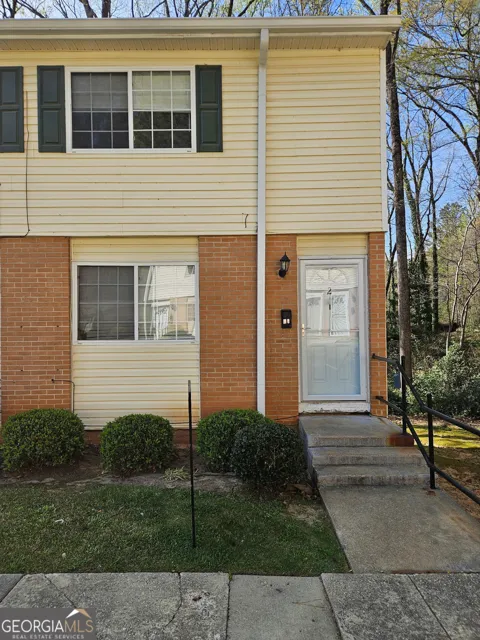 405 Fairburn RD