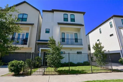 948 W 24th Street