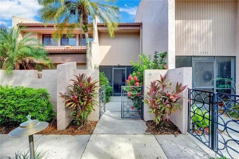 4561 S Landings Drive
