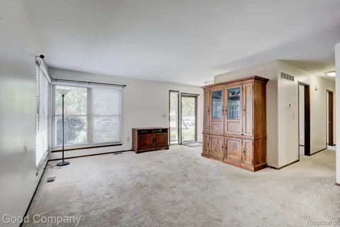 2879 Roundtree Drive