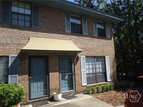 2220 E Victory Drive #17