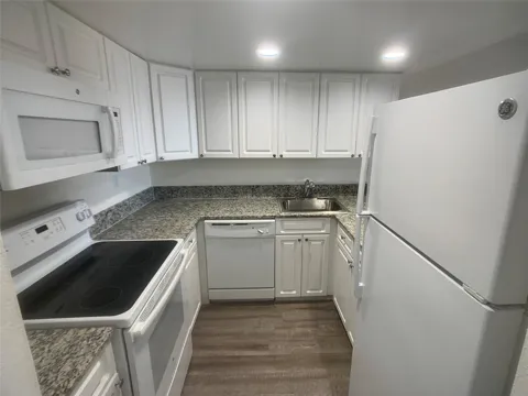 19455 NE 10 AVENUE #4-506
