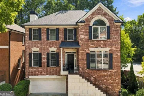 1121 Ashton Bluff DR NE