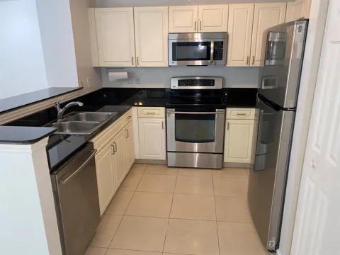 720 S Sapodilla Avenue #408