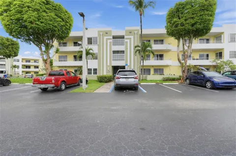 10765 SW 108th Ave #301