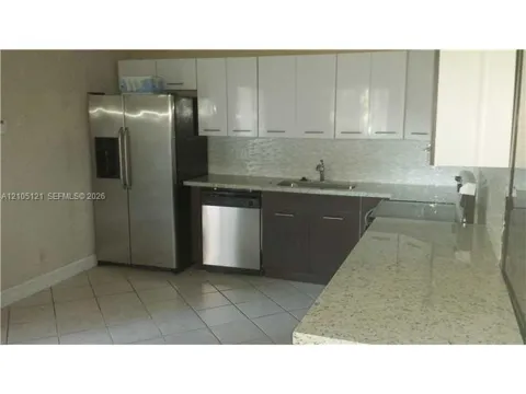 239 SAN REMO BL
