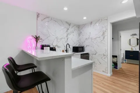 2204 Delcrest Drive