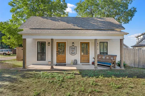 605 W Ronda Street